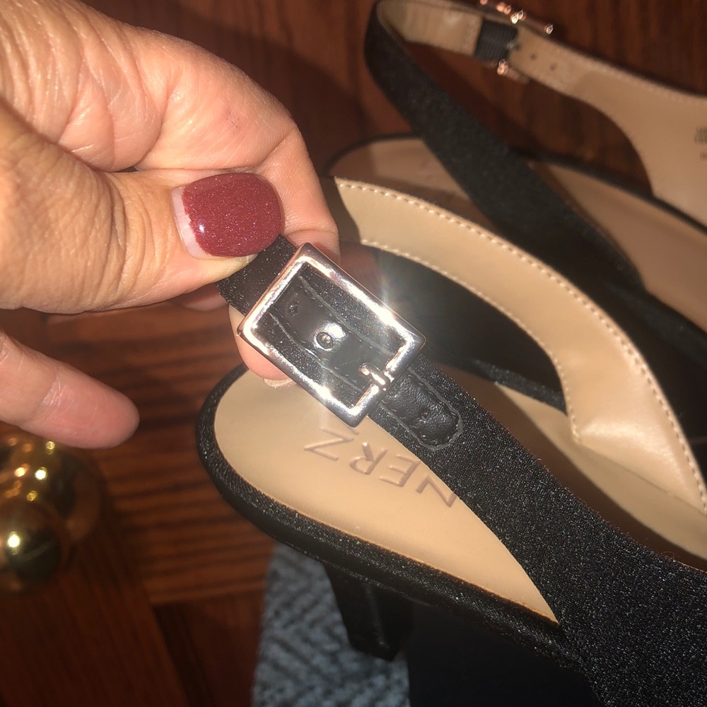 Naturalizer Elegant Black Sandals - Picture 7 of 12